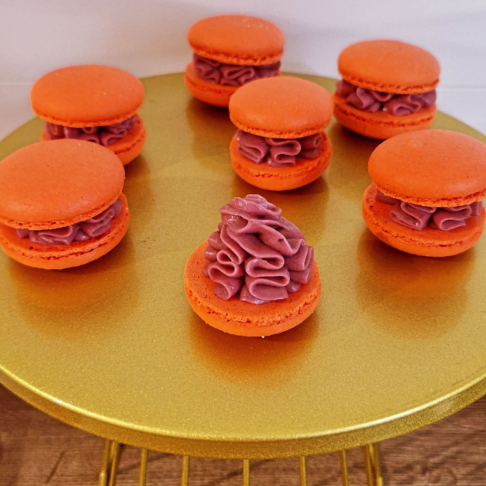 Macarons con relleno de fructos del bosque !